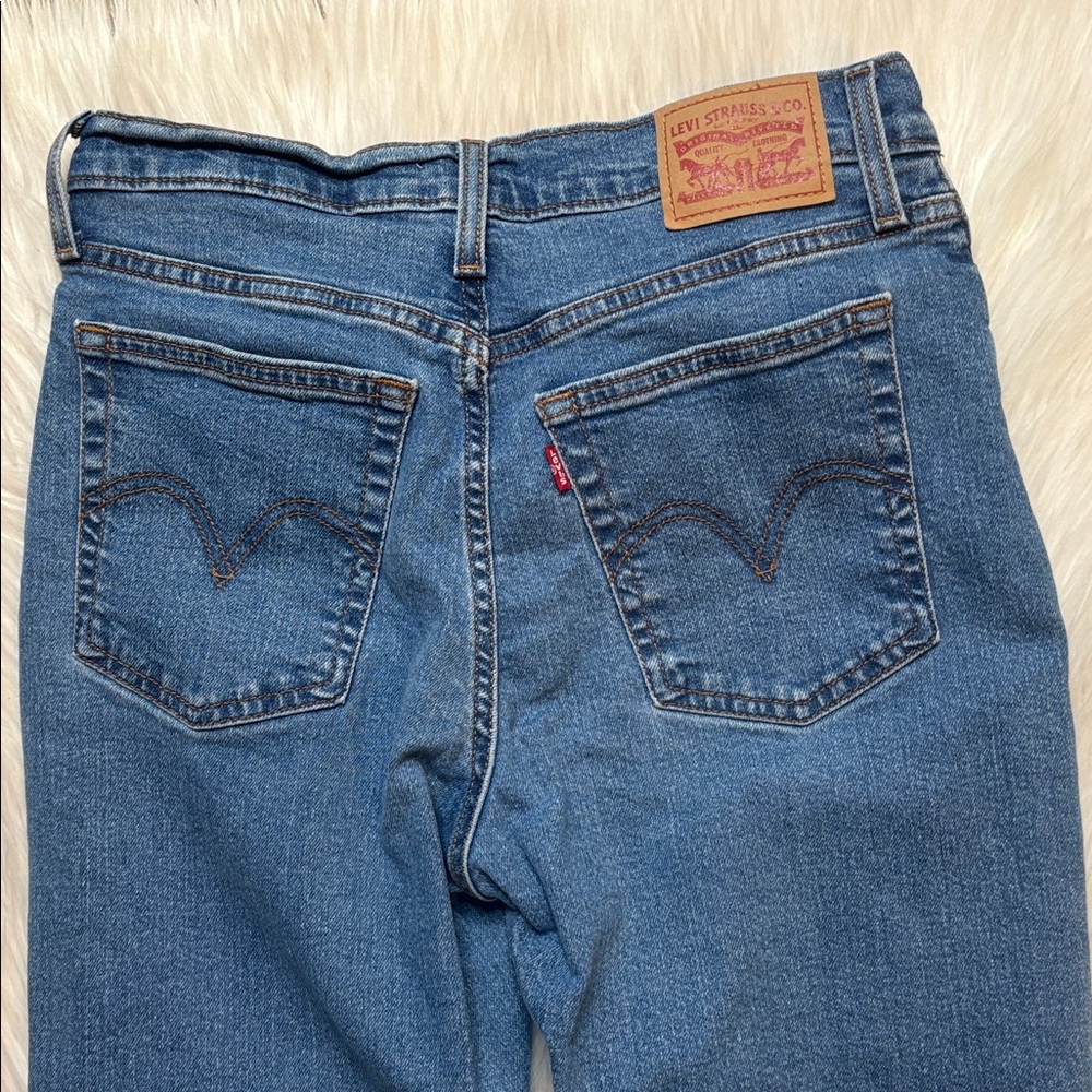 Levi’s Wedgie Straight Jeans, Size 28 - Picture 11 of 12